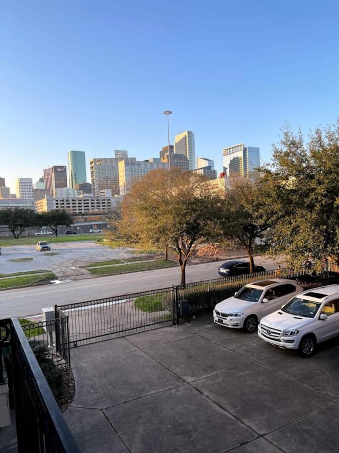 Luxury 3-Story Home In Downtown Houston Bagian luar foto